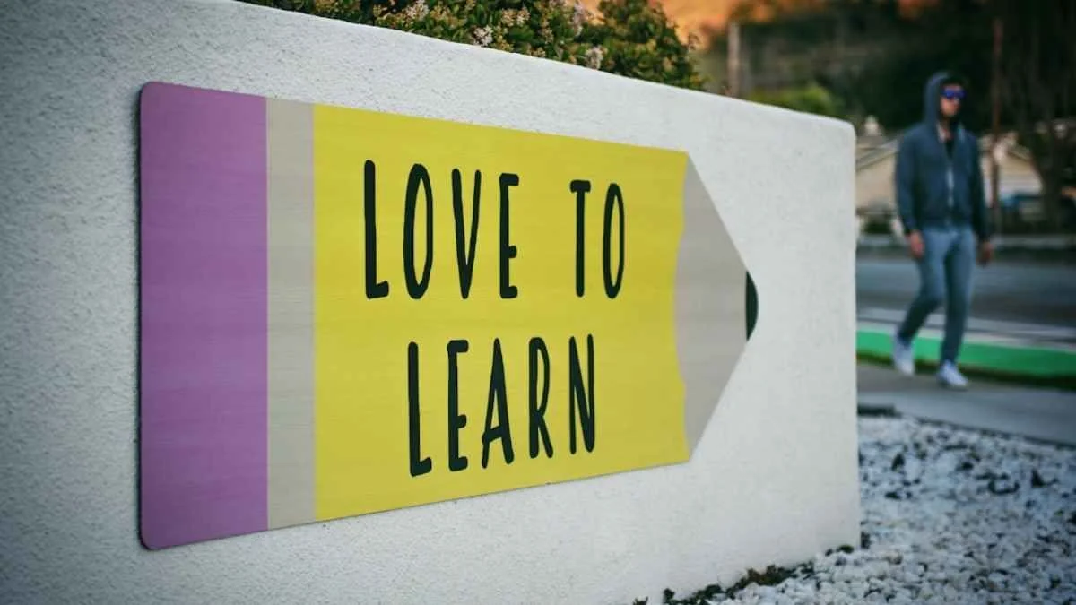 Love to learn Signage